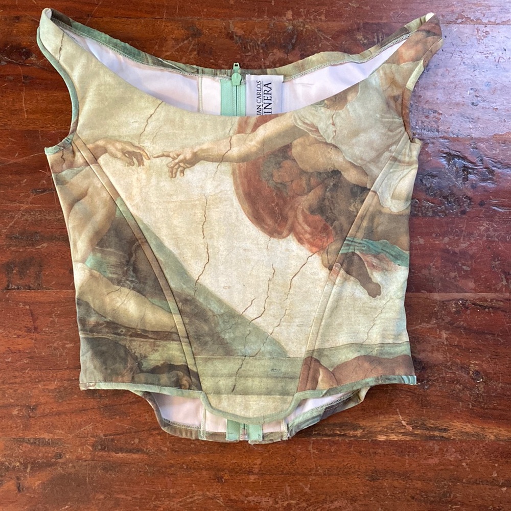 Corset, Juan Carlos Pinera